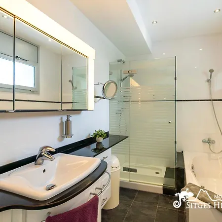 Cool & Modern Giovanna With Air Conditioning, Private Pool & Sea Views Villa