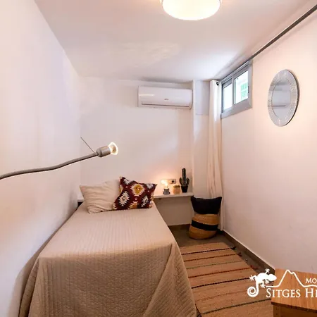 Cool & Modern Giovanna With Air Conditioning, Private Pool & Sea Views *