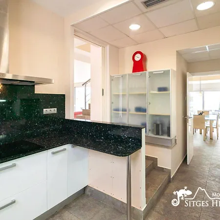 Cool & Modern Giovanna With Air Conditioning, Private Pool & Sea Views Sitges
